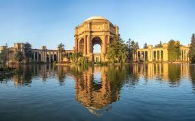 Palace of Fine Arts with reflection in the lagoon
